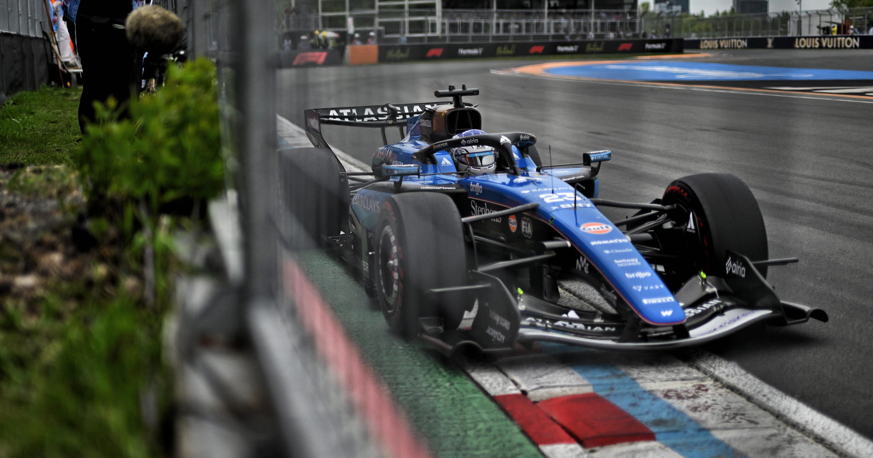 Williams offer unusual 'plane' metaphor after unexpected F1 struggle