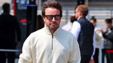 Alonso en Aston Martin in 'overlevingsmodus': "We liggen tien keer achter"