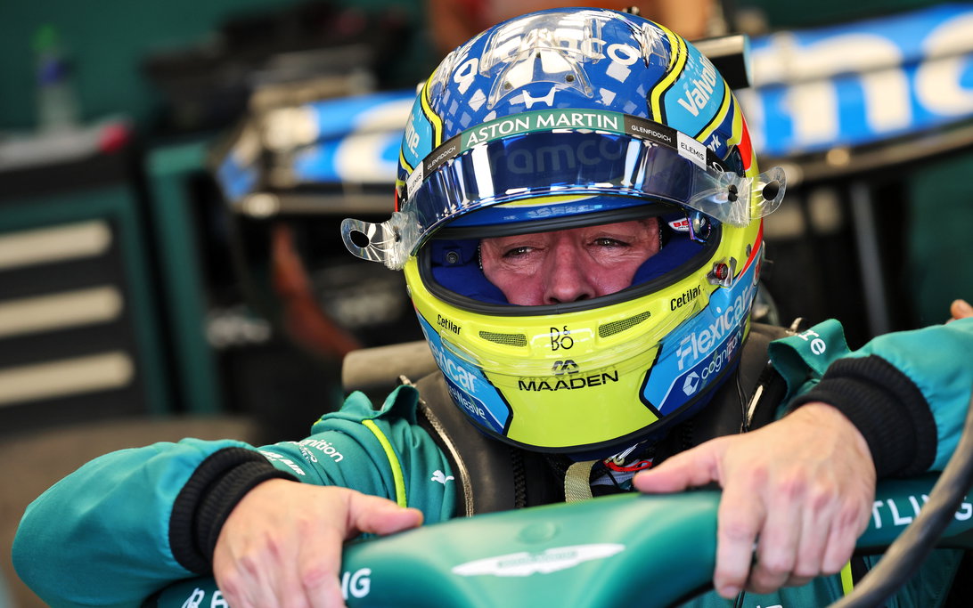 Fernando Alonso Tempers Expectations Following Aston Martin's Qualifying Breakthrough in Malaysia