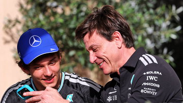 Wolff: "Antonelli aangezien voor één of ander verdwaald kind"