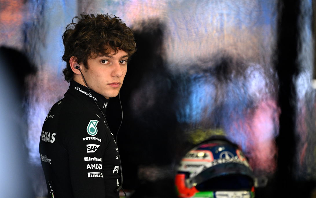 Kimi Antonelli cleared by stewards after Lando Norris incident in Shanghai sprint qualifying