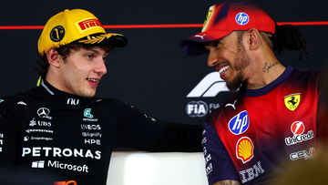 Hamilton blijft verbaasd achter na geintje Antonelli: "Dat is belachelijk!"