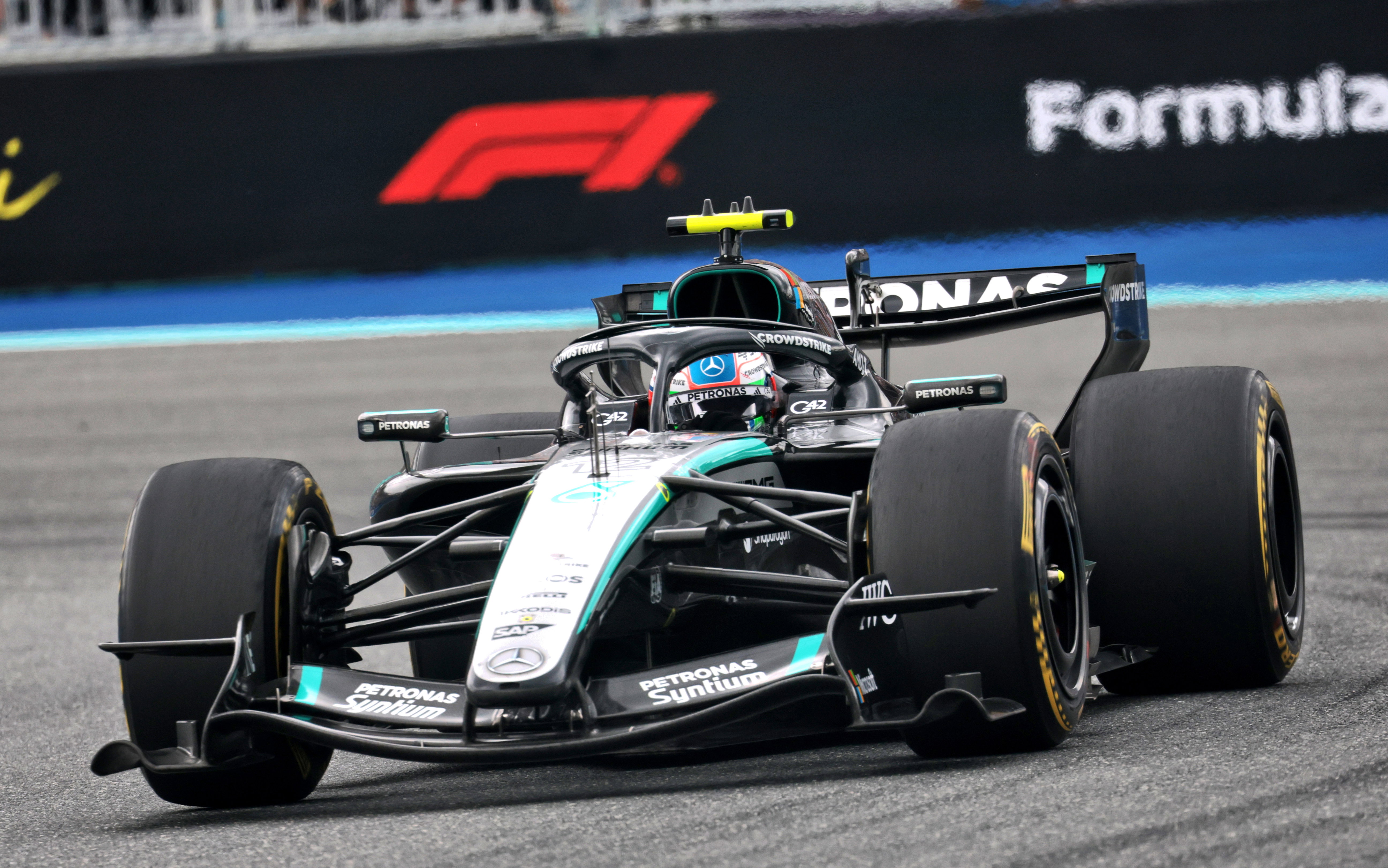 Kimi Antonelli wint chaotische GP Miami, Verstappen vijfde na straf — image 2