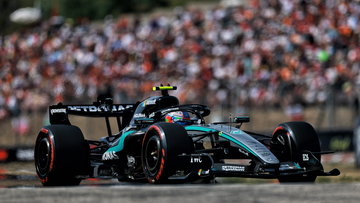 Antonelli wijst naar spin Verstappen na kwalificatie Hongarije