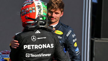 Antonelli krijgt Verstappen aan het lachen