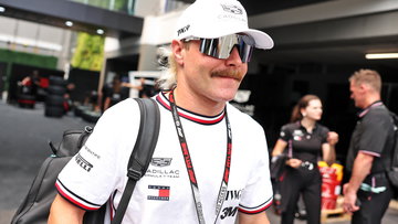 Bottas trotseert jungle, slangen en 420 kilometer op weg naar GP Singapore