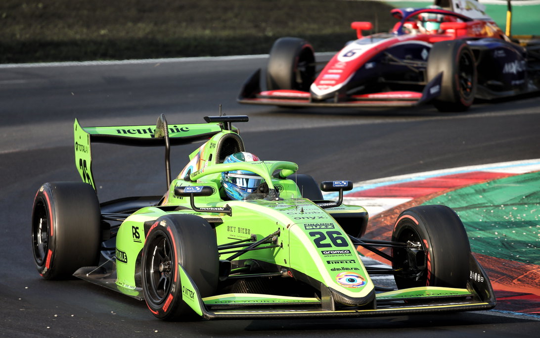 エスコット、交通事故によりF3最終戦を欠場。シェも負傷で離脱