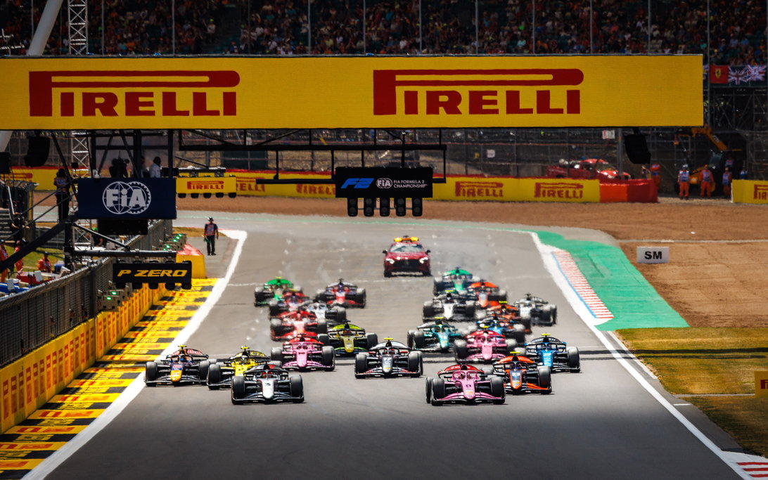 F2 Silverstone start