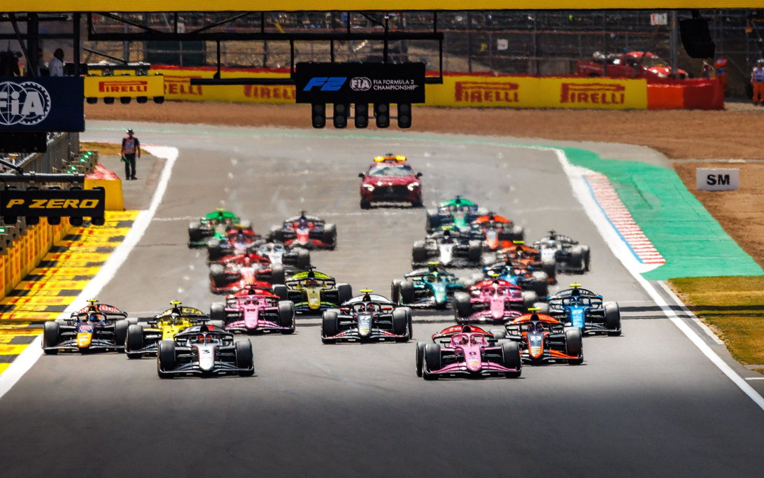 F2 Silverstone start