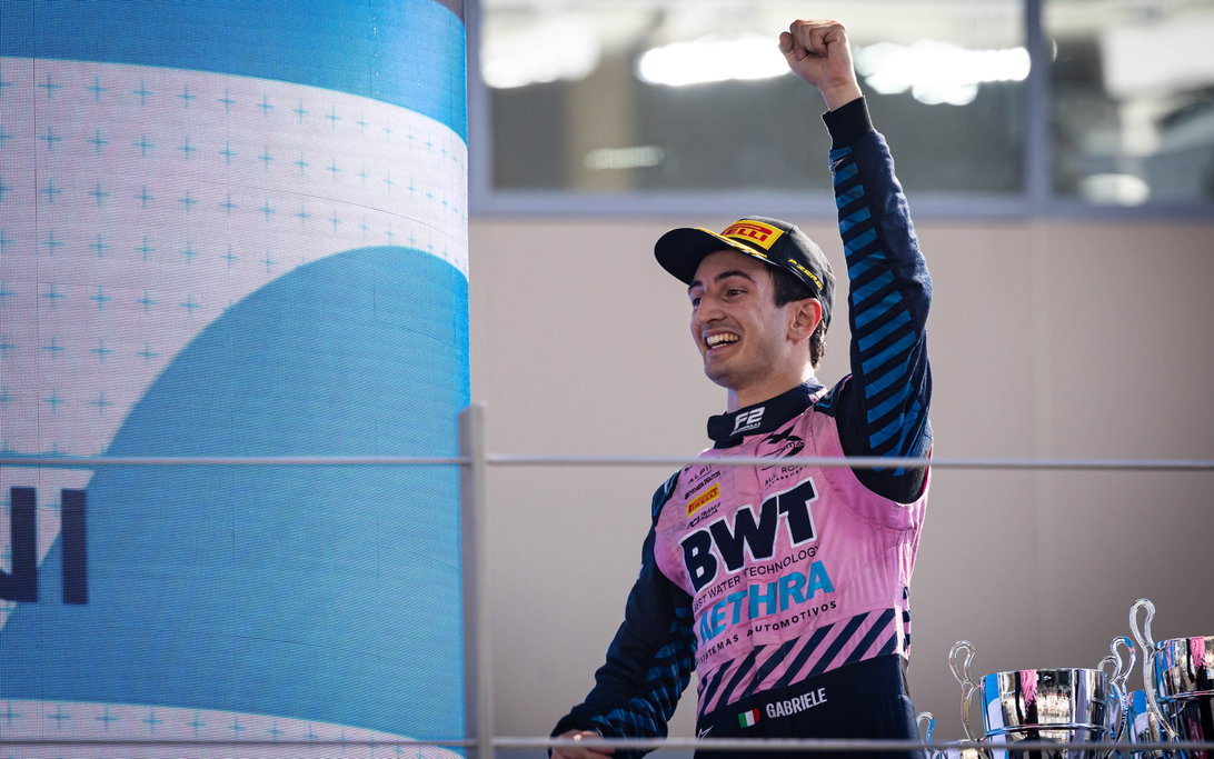 Mini wins chaotic, time-limited Miami F2 feature race under investigation