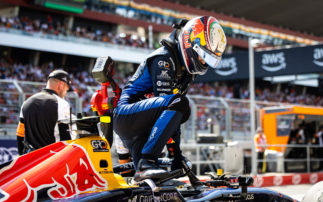 Tsolov F2 Red Bull