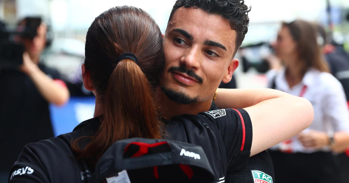 Pascal Wehrlein claims wet Formula E victory as Mitch Evans title lead destroyed.