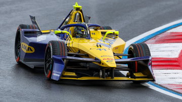Lucas di Grassi ends four-year winless streak in Formula E wet weather madness