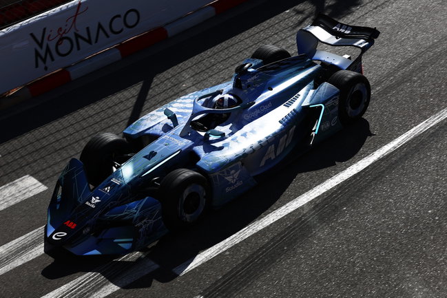 MONTE-CARLO, MONACO - MAY 17: David Coulthard drives the GEN4 car on track during practice, ahead of the Monaco E-Prix, Round 10 of the 2026 FIA Formula E World Championship at Circuit de Monaco on May 17, 2026 in Monte-Carlo, Monaco. (Photo by Joe Portlock/LAT Images)
