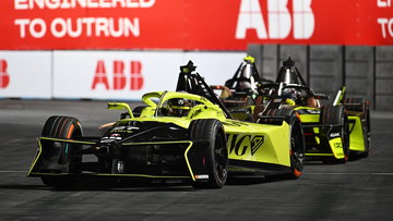 Jake Dennis hoping for chaos as Formula E title shootout set: 'I need some drama'