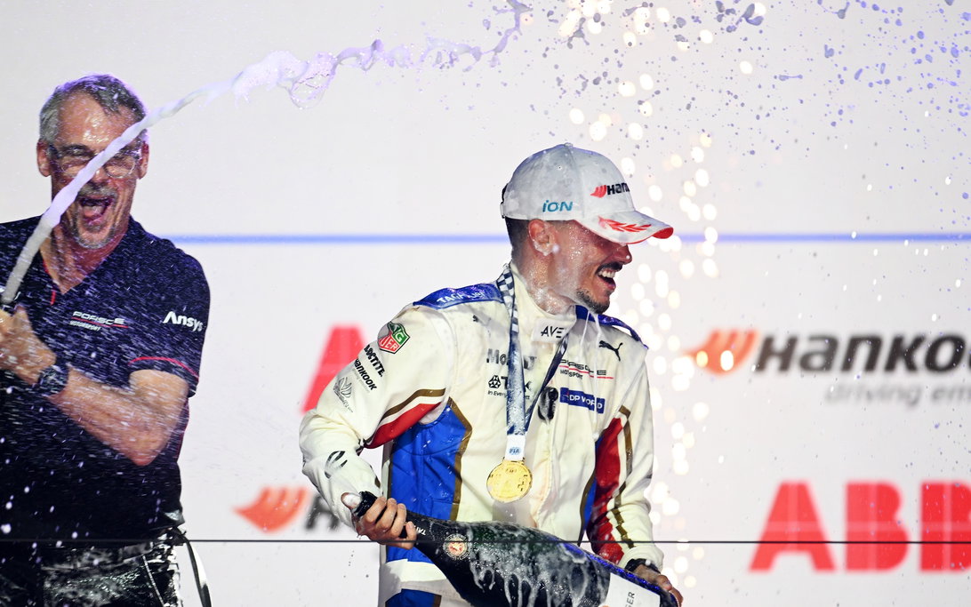 Wehrlein win London