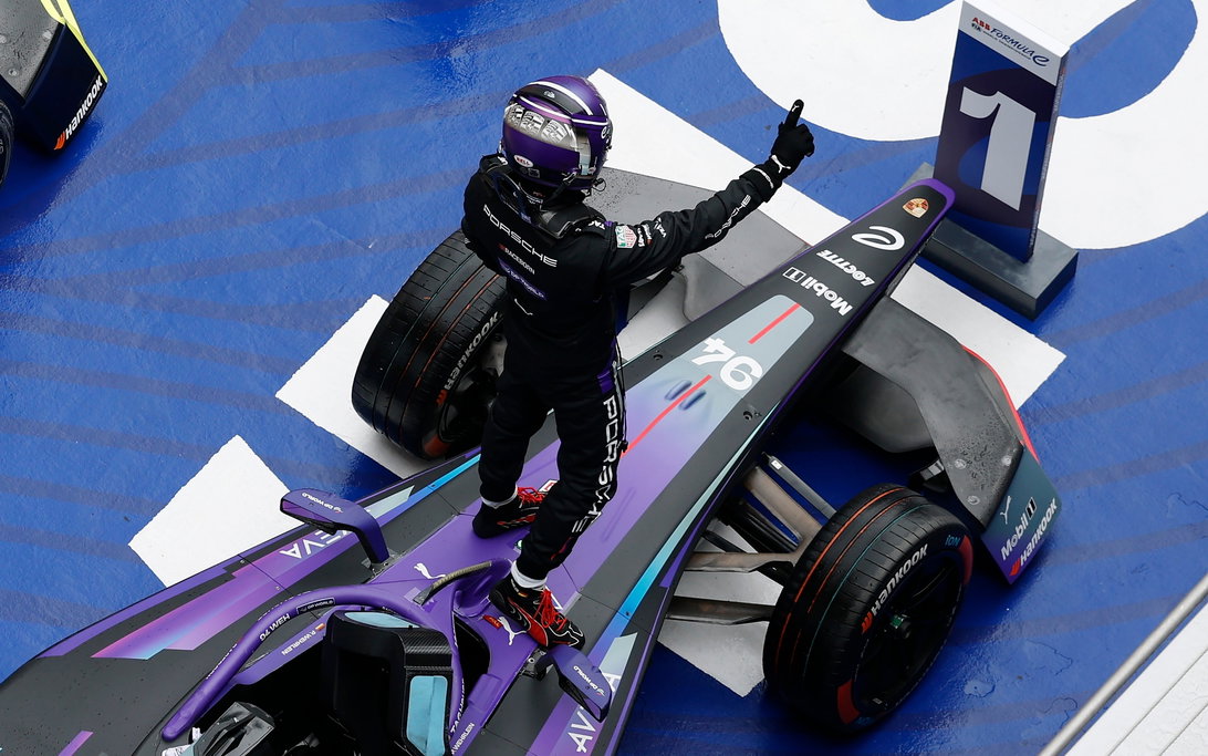 Wehrlein win Shanghai