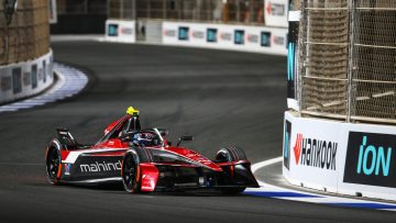 Nyck de Vries' luck worsens after Jeddah Formula E disaster