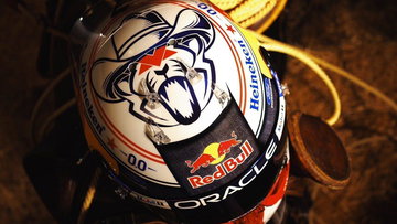 Verstappen onthult speciale helm met grappige twist voor Austin