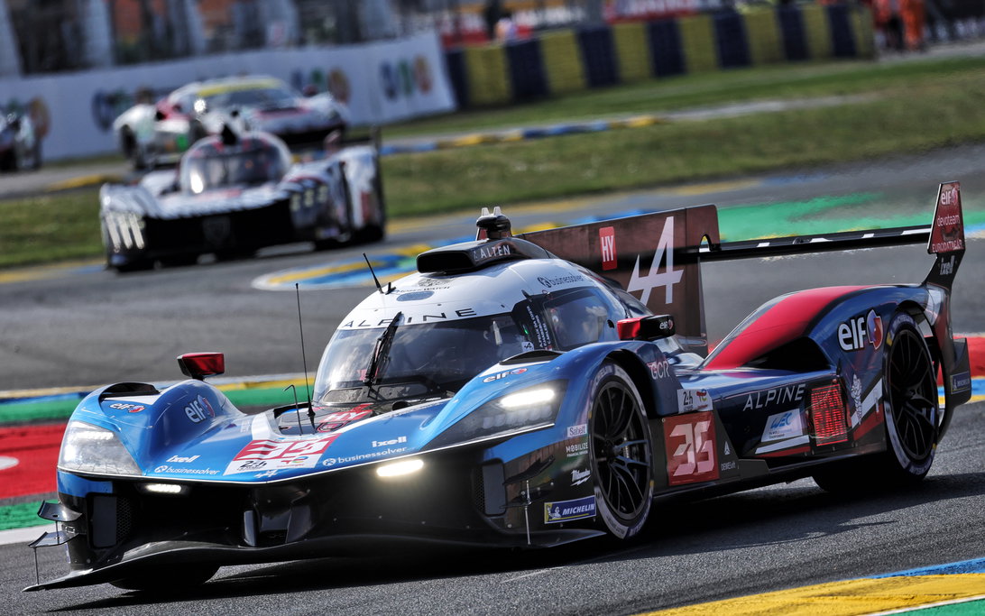 アルピーヌがル・マン24時間レース予選でハイパーカー首位に、ディフェンディングチャンピオンは苦戦
