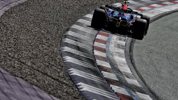 Hadjar suggereert 'probleem' bij crashende Verstappen