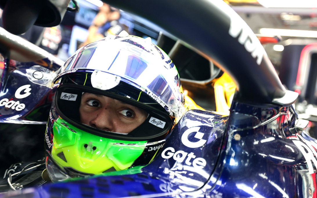 Hadjar Singapore FP1