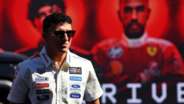 Hadjar spreekt Red Bull-claim tegen: "Als Verstappen in de Ferrari had gezeten..."