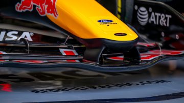Red Bull experiments with front wings in Bahrain