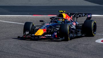Hadjar bedankt 'open' Verstappen: "Fijn om hem aan mijn zijde te hebben"