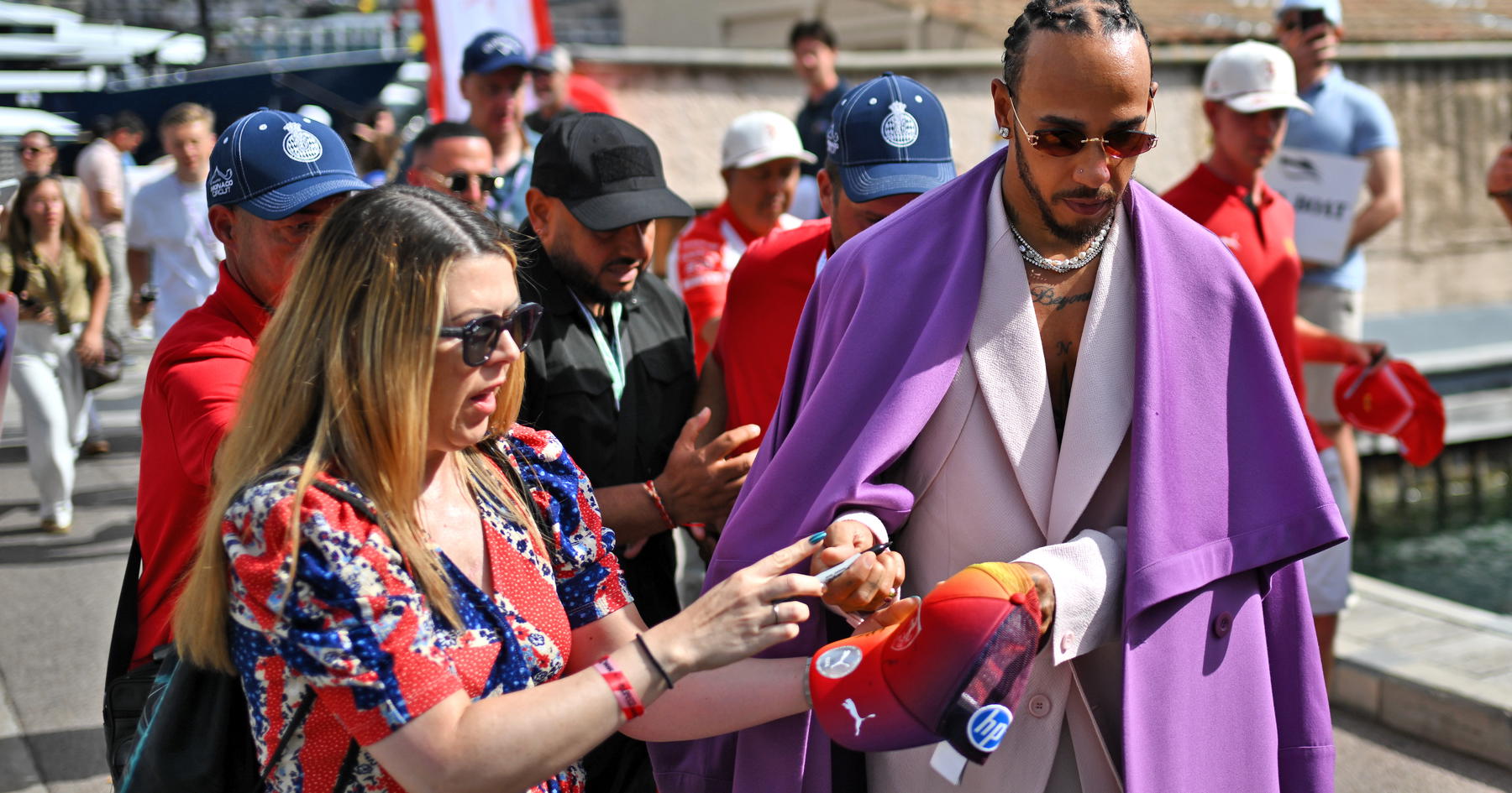 Former F1 team boss questions 'ridiculous' Lewis Hamilton clothing
