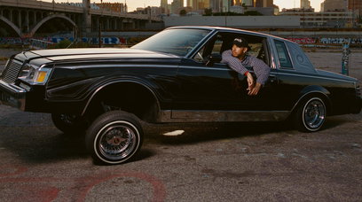 Lewis Hamilton low rider