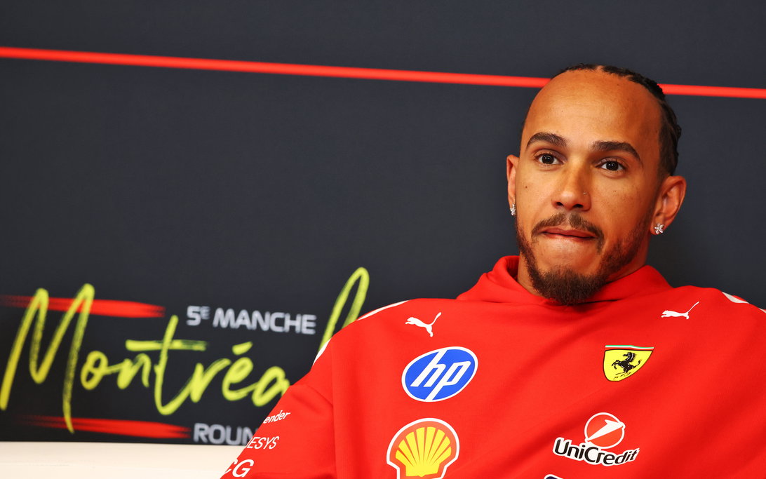 Lewis Hamilton takes aim at 'people trying to retire me'