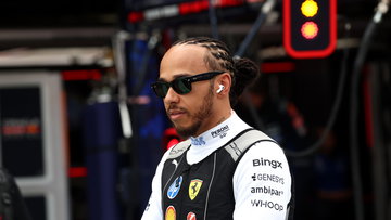 Lewis Hamilton gives Ferrari clear instruction after 'no-man's land' pain