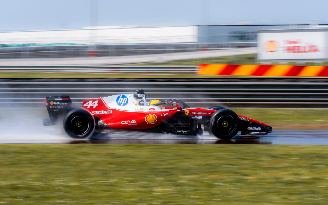 Lewis Hamilton al secondo giorno di test Pirelli con la Ferrari a Fiorano