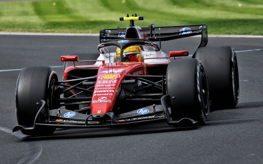 Lewis Hamilton warns Mercedes that Ferrari can close the gap