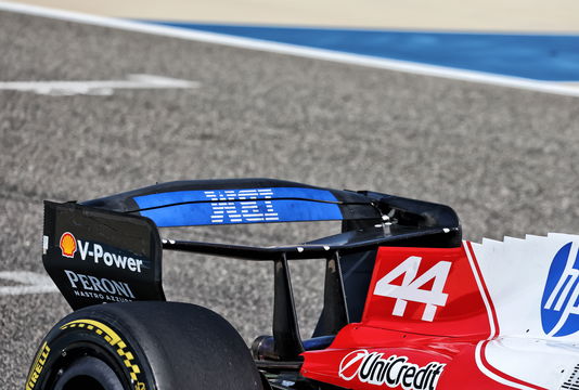 Hamilton rear wing Bahrain 2