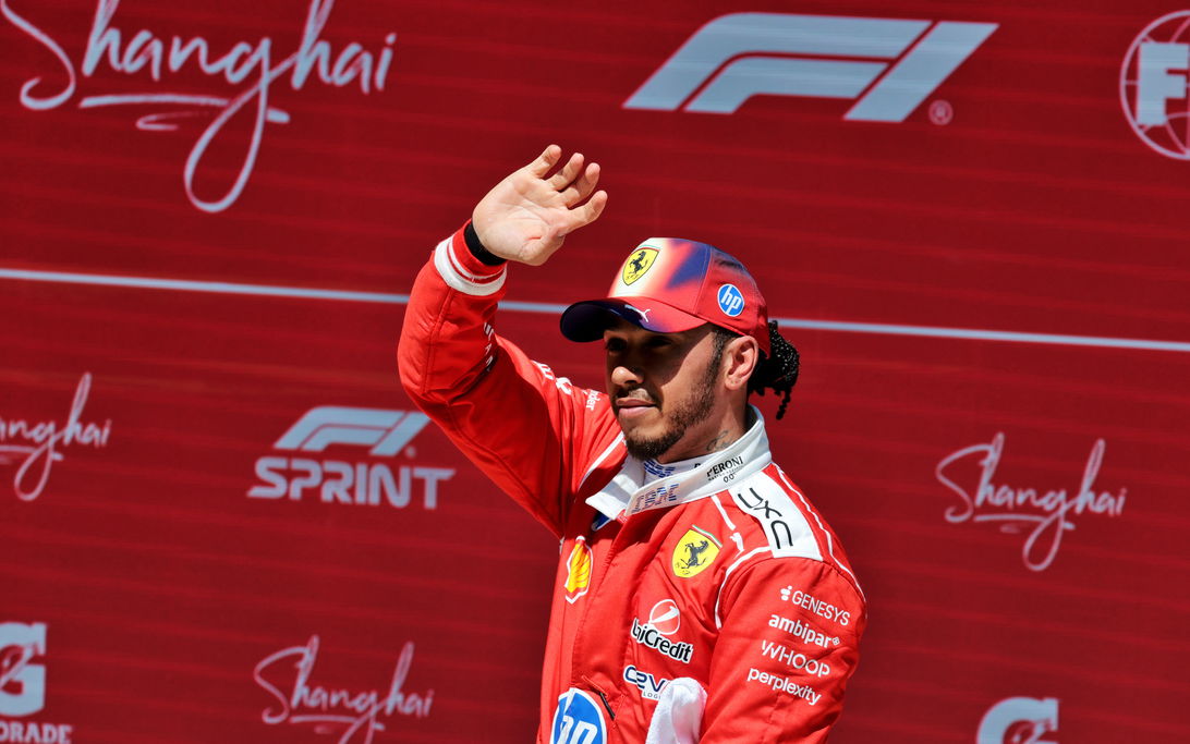 Lewis Hamilton Warns Mercedes with Ferrari Goal for Chinese GP