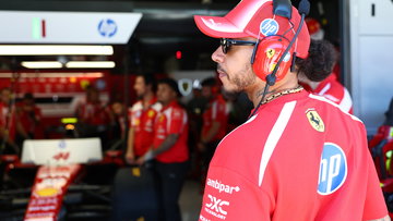 Lewis Hamilton spies 'unusual' trend after challenging Barcelona practice