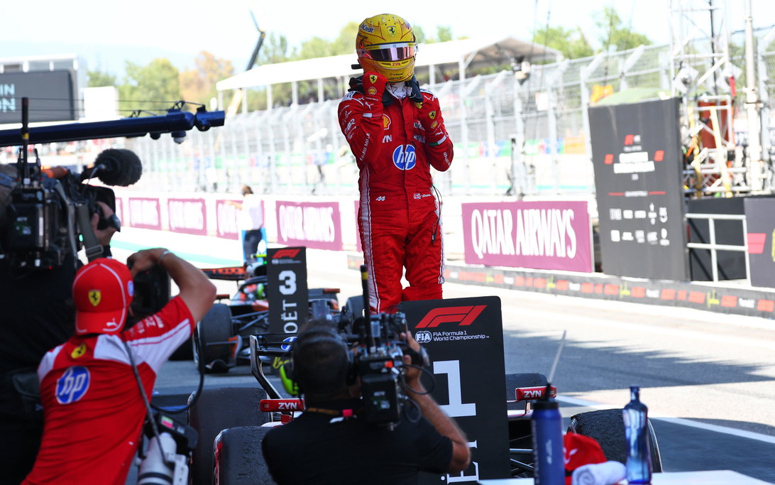 Hamilton logra su primera victoria con Ferrari tras revisión de resultados en Barcelona