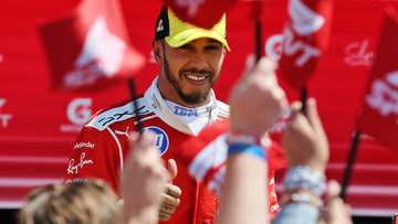 Lewis Hamilton is hoping Ferrari 'turn up the heat' in Mercedes title pursuit