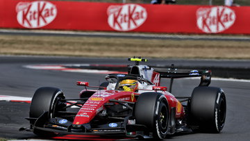 Hamilton wijst naar Verstappen in gele vlag-incident: "Ik verwachtte Max!"