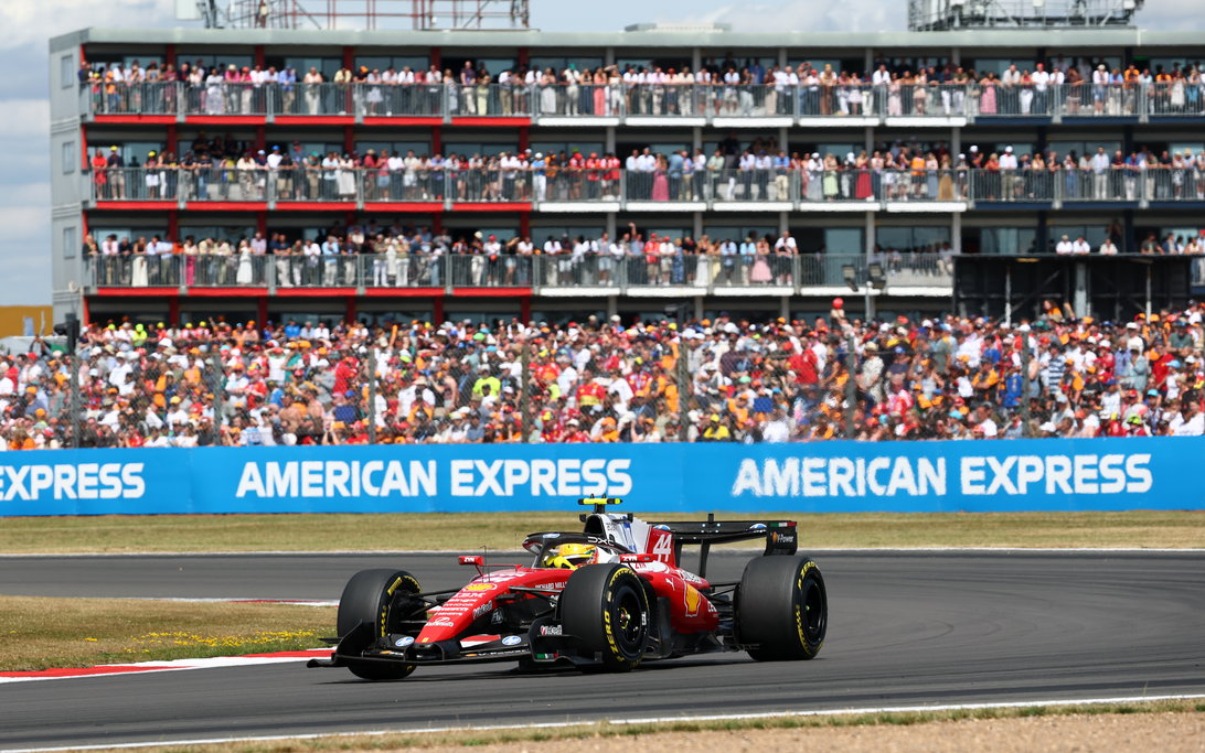 Hamilton race Silverstone