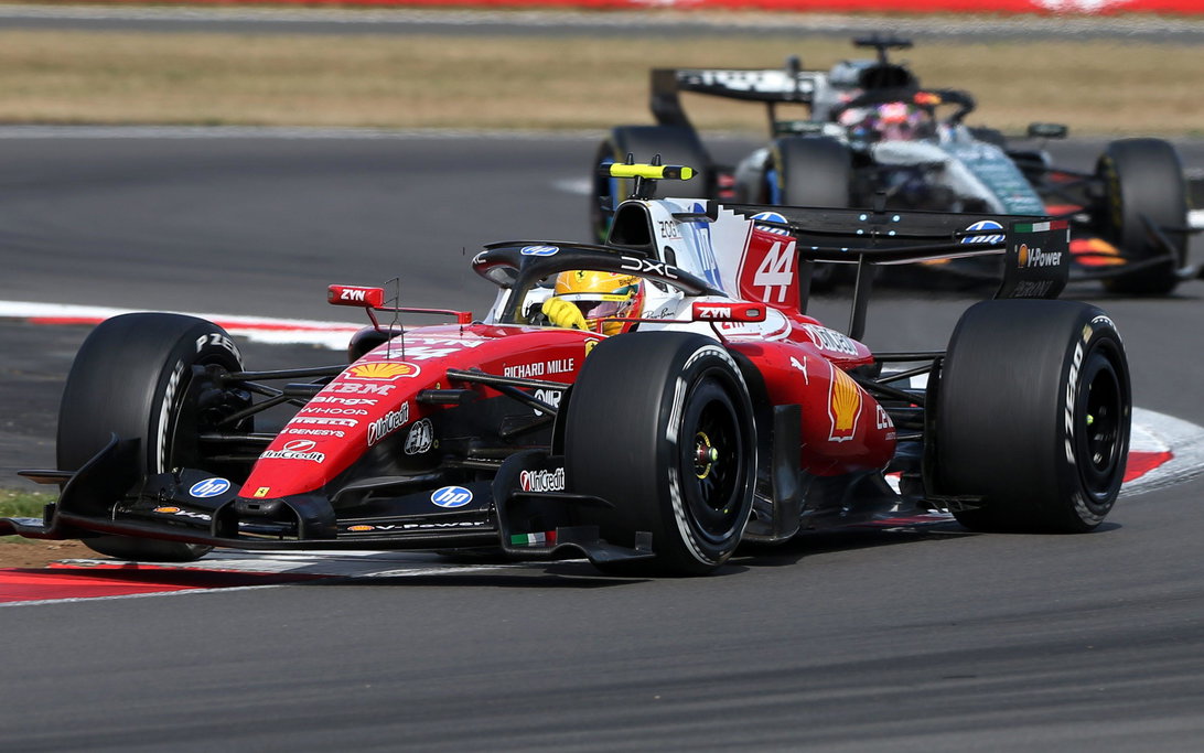 Hamilton race Silverstone