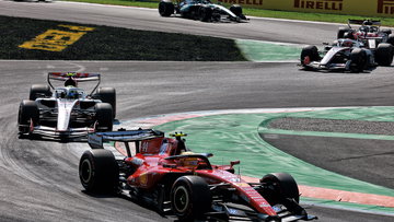 Lewis Hamilton left stunned by 'mind-blowing' F1 rival advantage