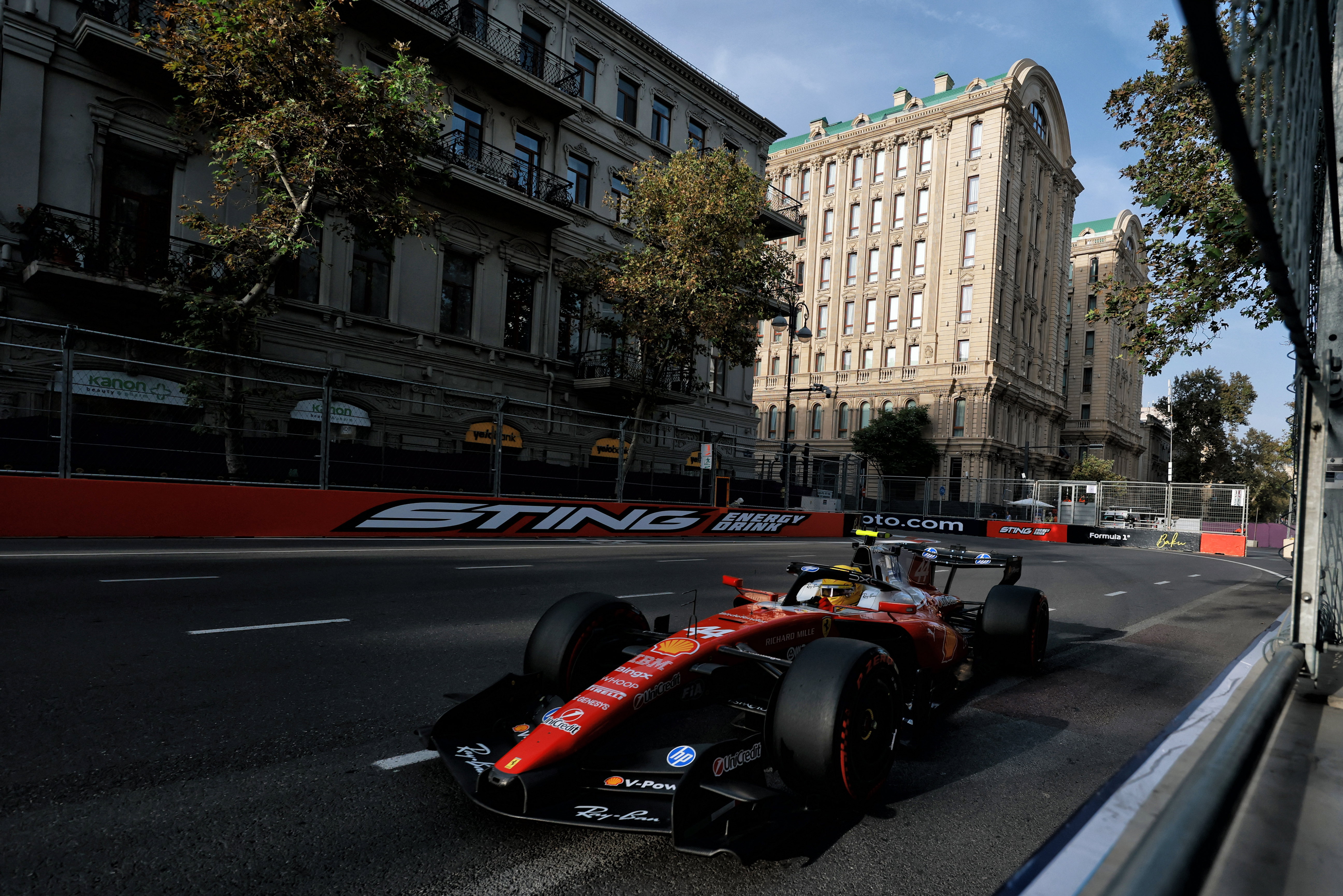 Hamilton FP2 Baku