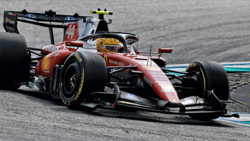 Ferrari buck F1 top-team trend as rivals take advantage in Singapore
