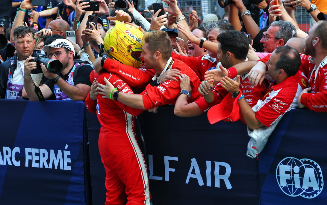 Hamilton podium Sepang