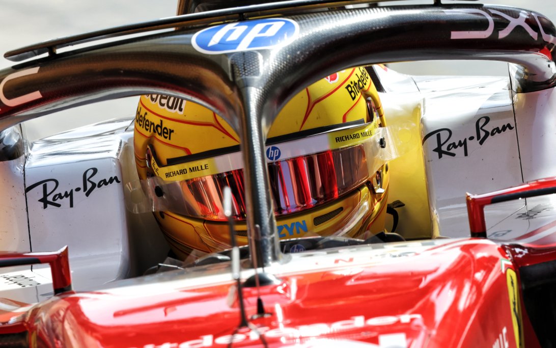 Hamilton test Bahrain day 1