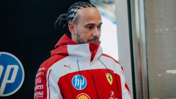 Hamilton blikt terug op 'intense' testdag: "Dat geeft ons een solide basis"