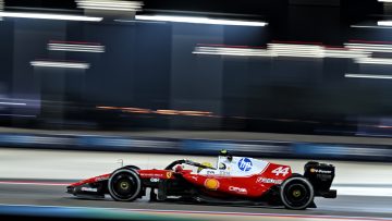 Lewis Hamilton causes late red flag as Mercedes make major Bahrain statement